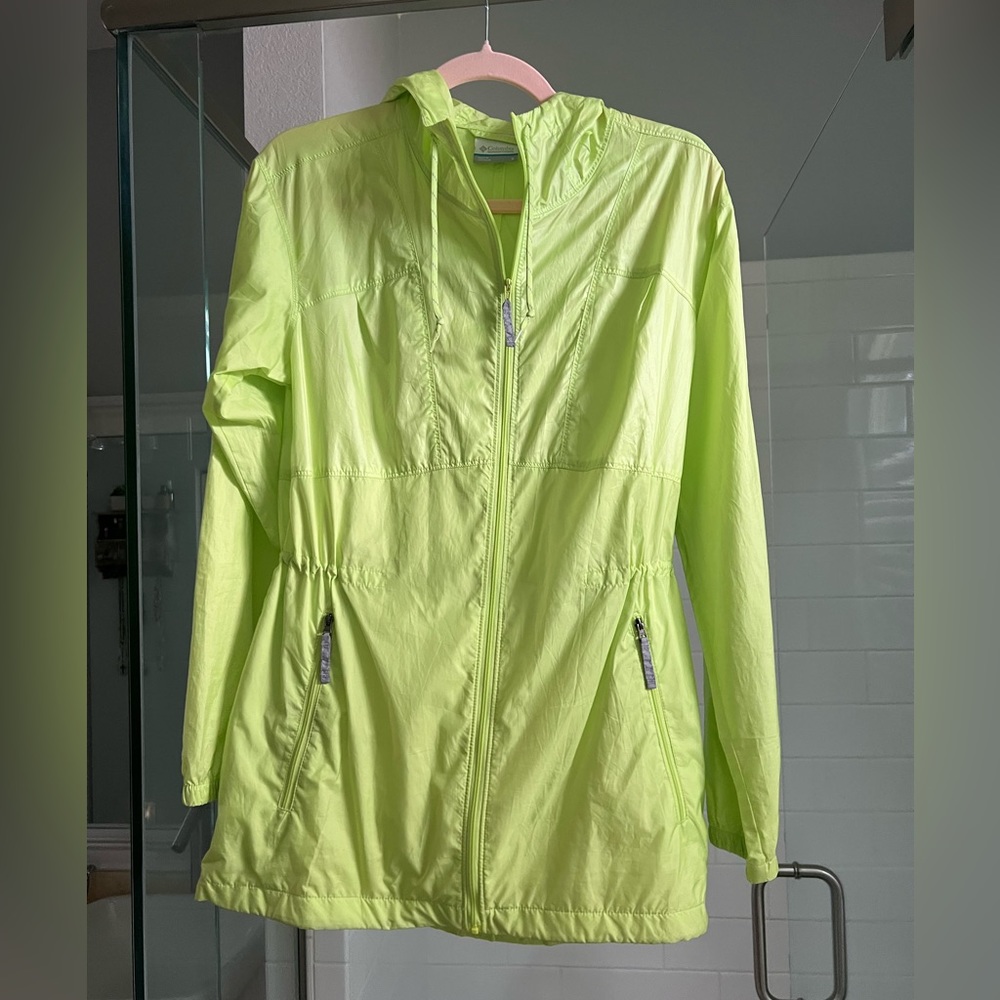 Like new Columbia rain jacket